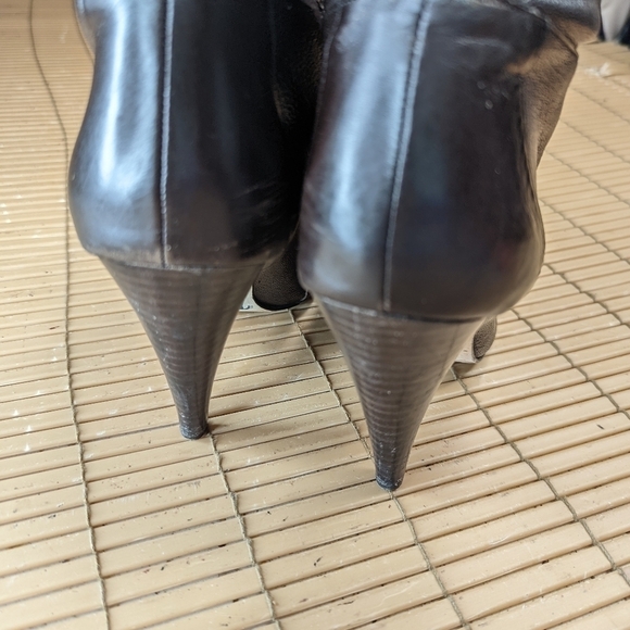 Saks Fifth Avenue women's Brown leather 18" Tall riding Boots Size 7M 13" calf. - Picture 5 of 11